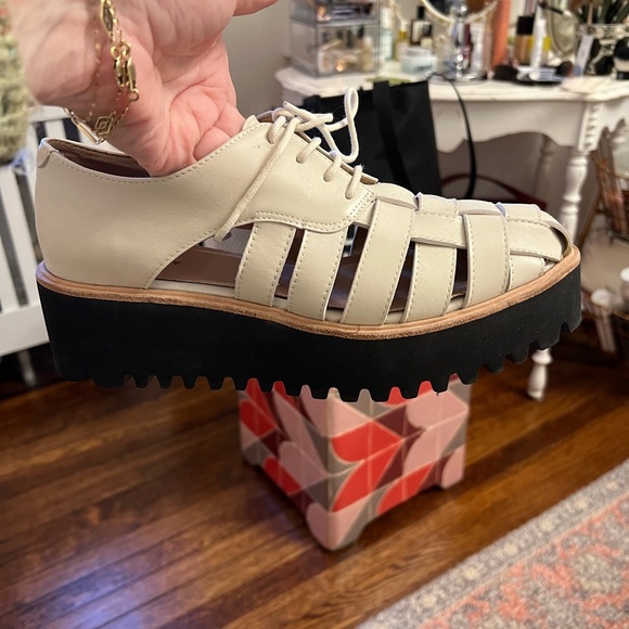 All Black Women’s Cream Woven Oxfords - Picture 3 of 7